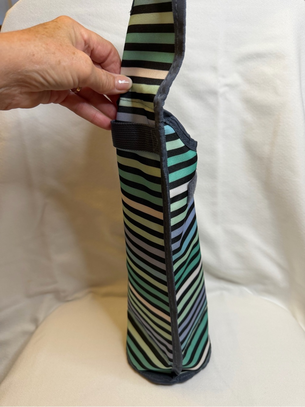 PackIt Freezable Insulated Wine Bottle Cooler Bag Tote Pastel Mint Blue Striped - Picture 4 of 12